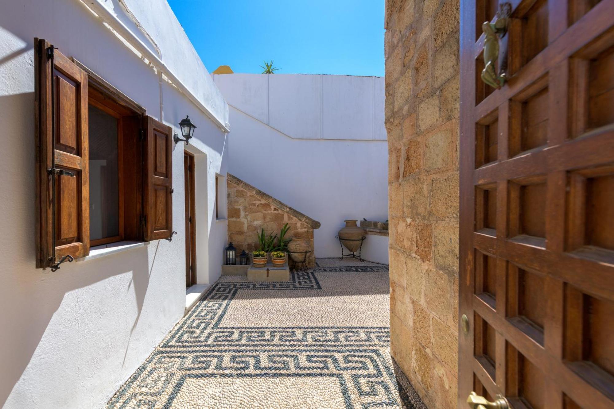 Evangelia's Traditional * Lindos (Rhodes)