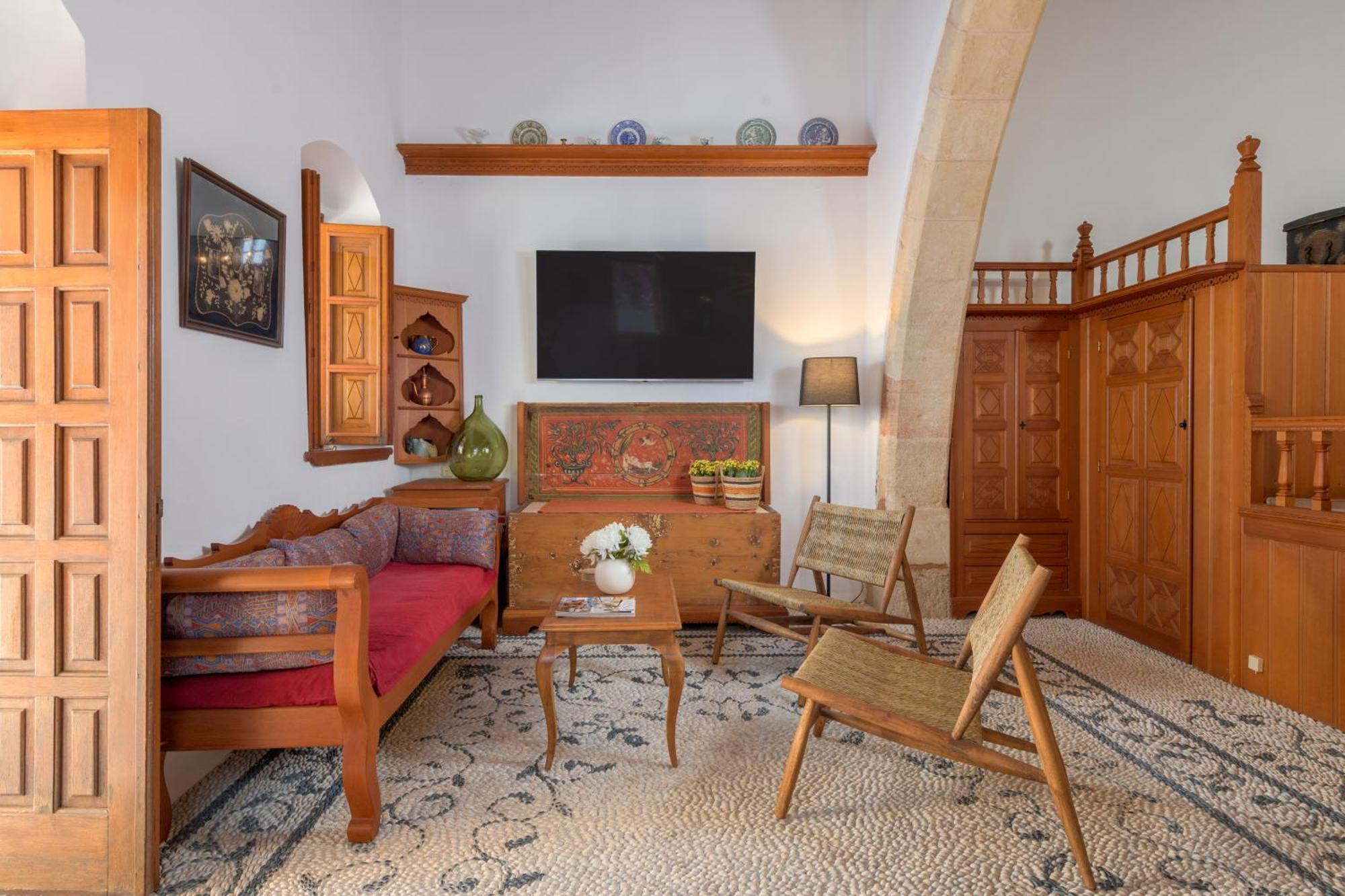 Villa Evangelia's Traditional